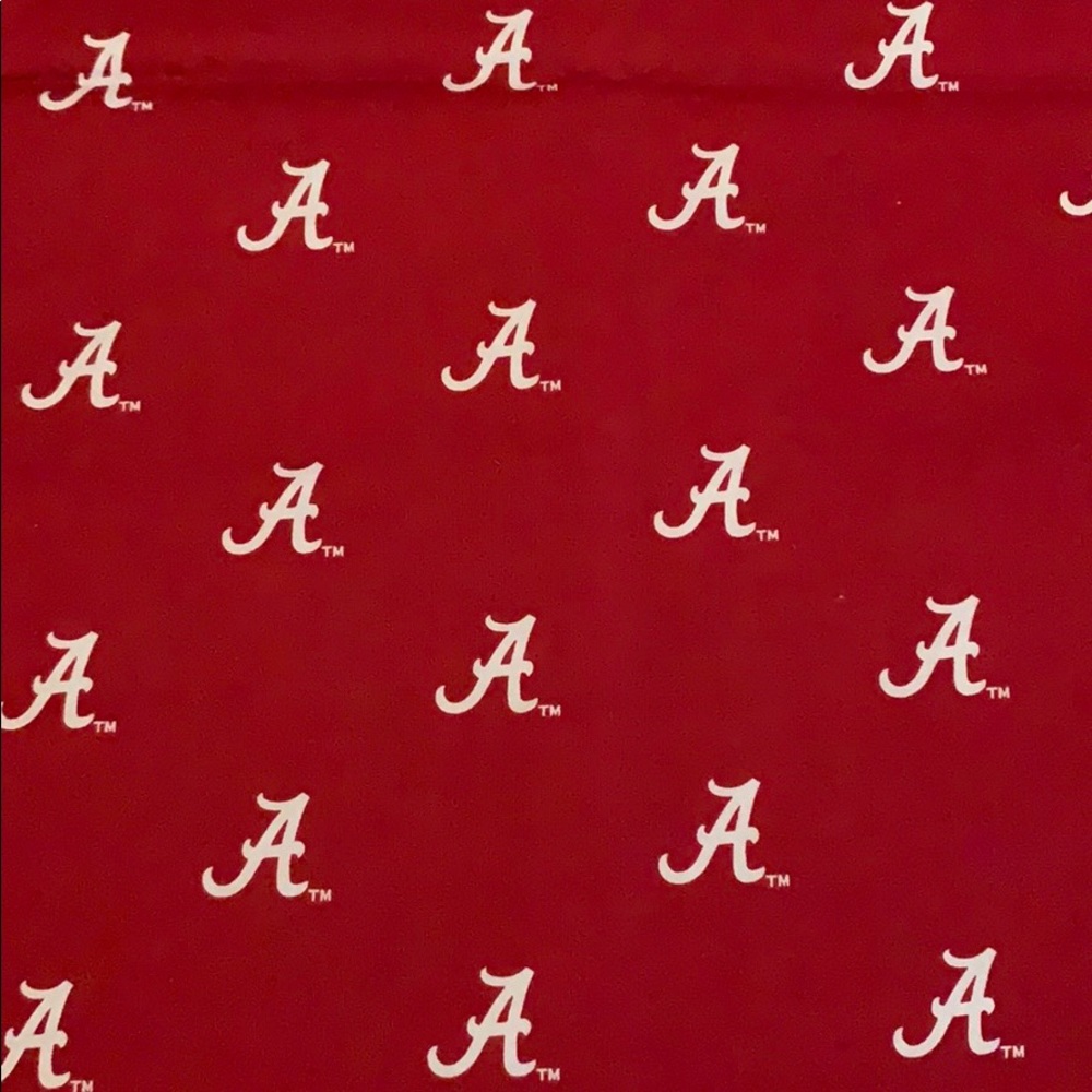 2 yards university of Alabama quilting fabric